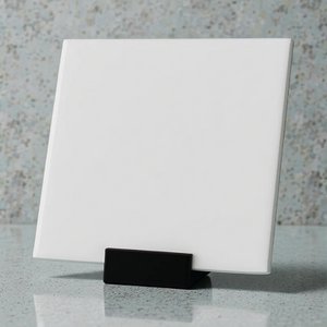 Fliesenhalter aus Kunststoff