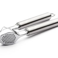 Knoblauchpresse mit Rohrgriffen