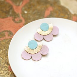 Pendientes grandes Flor - cuero azul con oro rosa