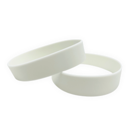  White silicone elastic lunchbox set. Rectangular shape with wooden lid. Suitable for storing and transporting food.