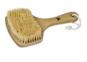 Vegan body brush with coco bristle