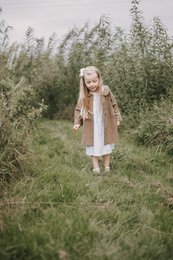 Organic linen coat for kids in green color, available in sizes 18-24M, 2-3Y, 3-4Y, and 5-6Y.