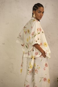 Korte kimono dansende klaprozen