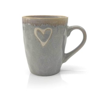 Stoneware Becher mit Henkel "Herz" sand