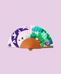 Standard fan, 100% handmade in Spain, with a colorful fan design.