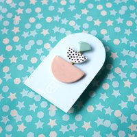 porseleinen broche Giocara