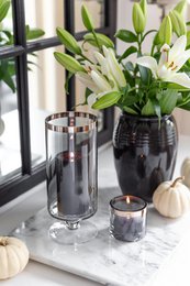 Lantern Stella (H 23 cm, ø 9.5 cm), dark crystal glass with platinum rim, hand-blown