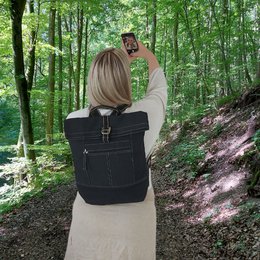 Mochila Domelo de lona encerada. Mochila unisex impermeable. Mochila de ocio vegana. Diseño de mochila enrollable monocromática con mucho espacio.