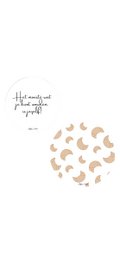  A set of 2 white wall circles with the text "Het mooiste wat je kunt worden is je zelf" (The most beautiful thing you can become is yourself) printed on them. The circles are surrounded by croissant-shaped decorative elements.