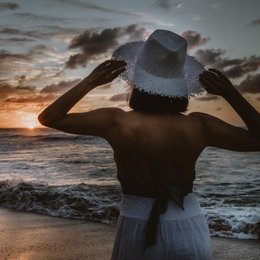 San Pancho · White beach hat