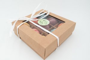 9 | Nutty Box Maxi Macarons