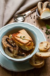 Cheese the Queen "Classic" Aged Delikatesse aus fermentierten Cashewkernen