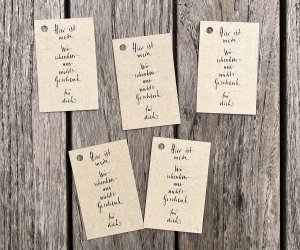 5 x gift tags | Here is my "We don't give us a gift" for you | Grass paper hanging day | 85 x 55 mm
