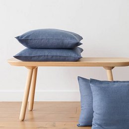 Linen cushion cover in vintage indigo color, available in various sizes including 50 x 50 cm, 45 x 45 cm, 50 x 60 cm, 30 x 50 cm, 30 x 40 cm, and 40 x 60 cm.