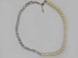 %2364 Pearl link necklace