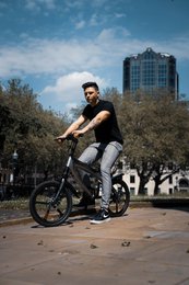 La Cruzaa Pedal assist Bluetooth Bicicletta elettrica Solarbeam Yellow