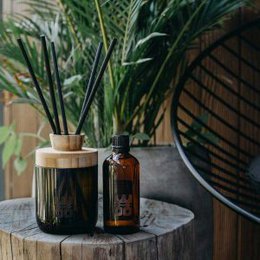 WOO Reed Diffuser | Upcycled vinflaske | Grøn | 100 ml