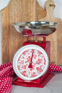 Retro -Küchenskala Nathalie Red 3kg
