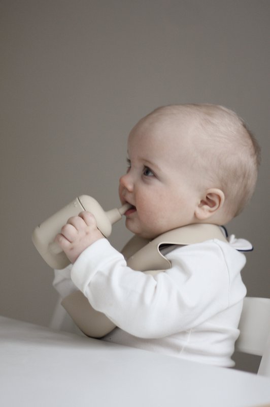 Sippy Cup in silicone - Beige ostrica