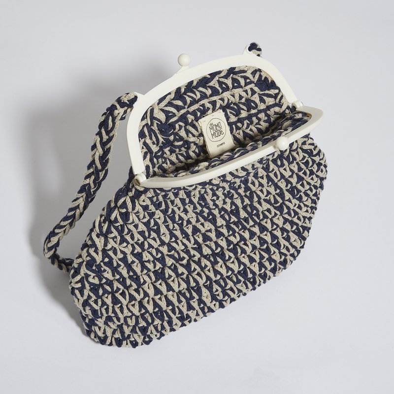 “Kiss me Mama” crochet retro shape purse