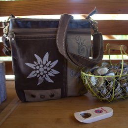 Domelo traditionele tas. Dames schoudertas. Dirndl schoudertas gemaakt van canvas (canvas) & leer. Handtas in traditionele stijl met Edelweiss-print. Crossbody tas voor dames als Oktoberfest accessoires.