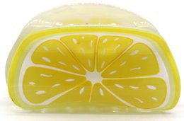  Lemon-shaped hair claw in a trendy design, measuring 8.5cm in length.
