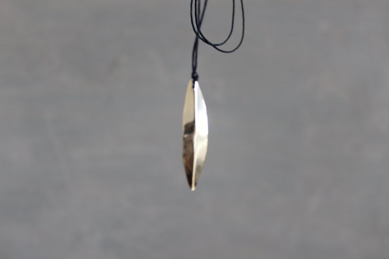 Ciondolo foglia