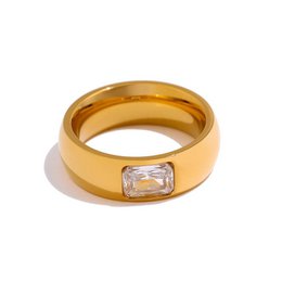 Anello in oro semplice con cristalli dorati