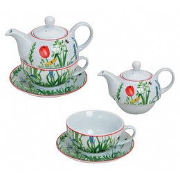  A porcelain teapot set with cup and plate, featuring a floral design with tulips. The set is 15/16/15 cm in size and suitable for use as a kettle.