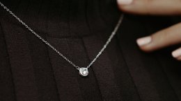 Grande Bougie Parfumée & Collier Classique
