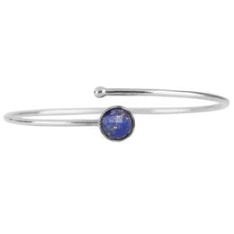Silver bracelet with a round lapis lazuli stone, suitable for children.