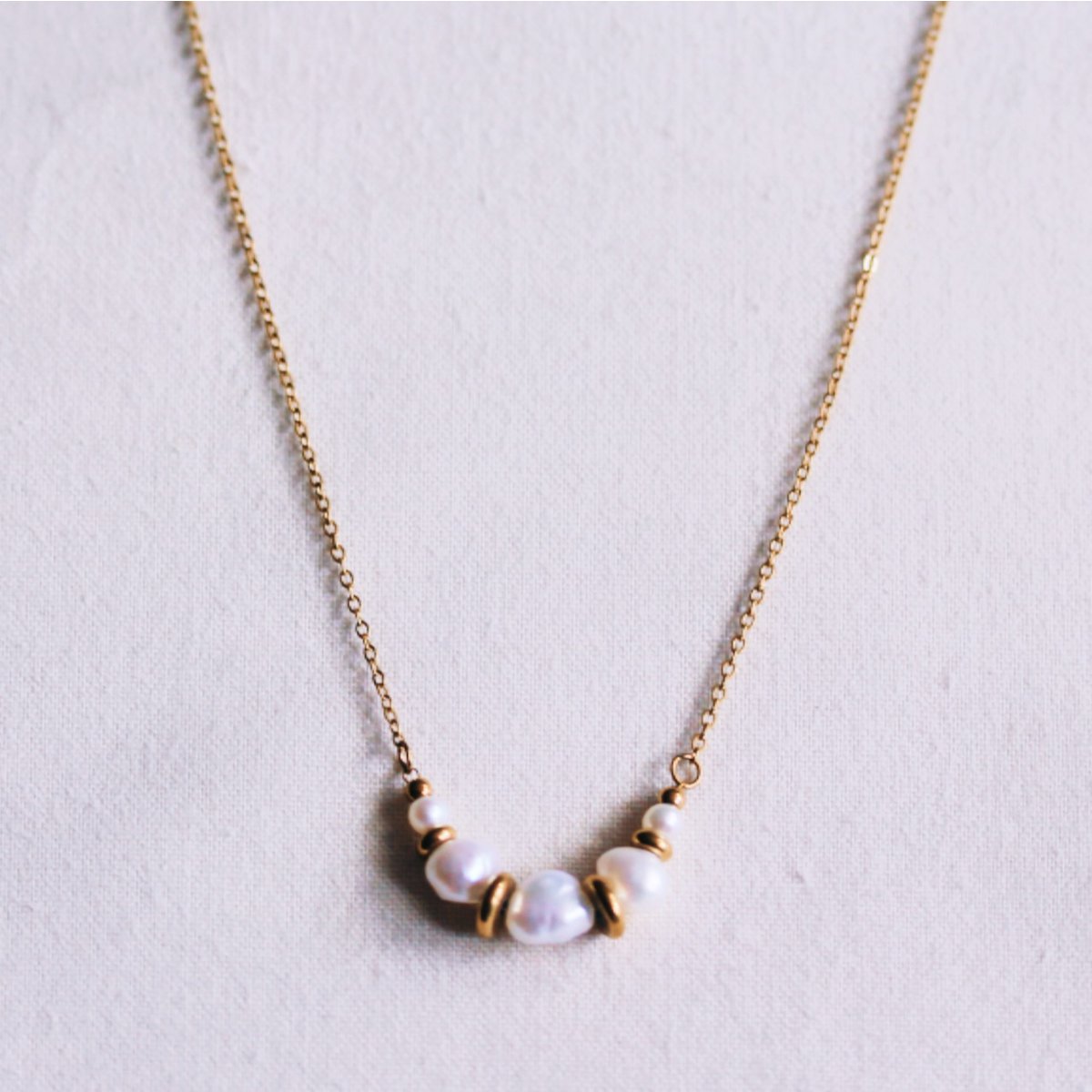 Box chain necklace with square heart charm