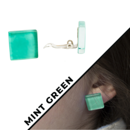 Firkantede glasclips-øreringe i mange farver • 15mm • Upcycled / allergivenlige