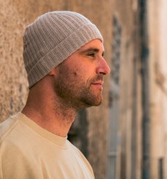 Beige wool and acrylic beanie