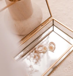  White rubber hair ties with daisy flower design