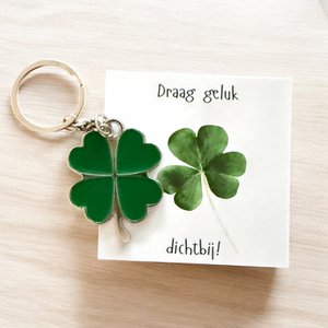 Key ring Wear Happiness Close