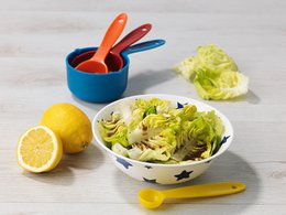 Kids Easy Cup Cookbook: Cooking with Kids (Part 2), Cooking box set incl. 5 colorful measuring cups