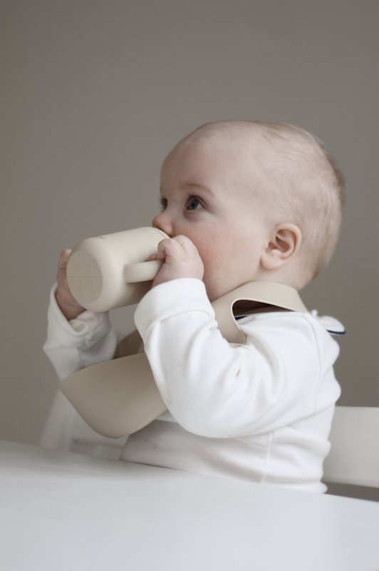 Sippy Cup in silicone - Beige ostrica