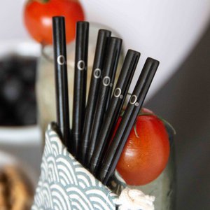 Beutel mit 6 wiederverwendbaren Trinkhalmen aus Edelstahl + Flaschenbürste