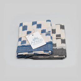 Torchon, ikat tissé à la main, motif bloc avec bordure en gris / écru