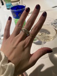 Adjustable open ring in 16/17/18 mm or 20/21/22 mm diameter, made of metal with a simple, minimalist design.