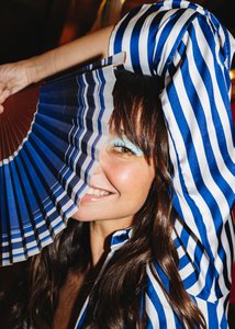 Abanico FEEL FREE  - 27 cm - Azul y blanco