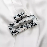 Classic Claw Hair Clip - Black & White