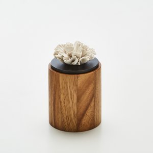 Houten kist en porseleinen bloem - CYLA-S
