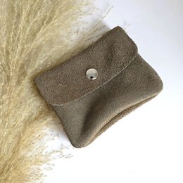 Taupe suède mini wallet, small coin pocket, soft material, compact rectangular shape, snap closure