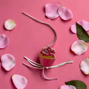 Lucky doll cupcake