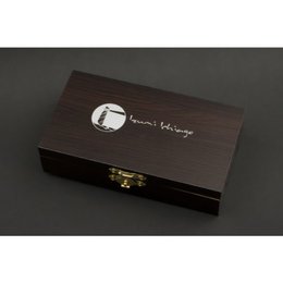 IZUMI ICHIAGO Red Hawk Folder, pocket knife made of Japanese VG-10 Damascus steel with a gift box