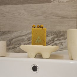 DELICATE CLEANSING NATURAL SOAP (ROSA ALBA, GOAT MILK & HONEY)