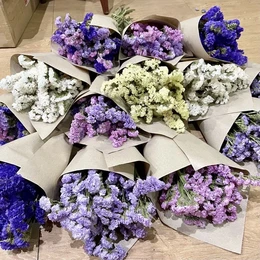 Ramo de flores secas de statice