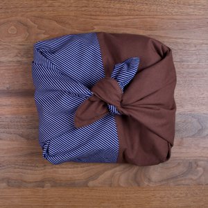 Geschenk inpakken Furoshiki van biologisch katoen